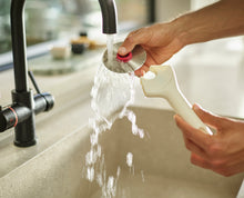 Load image into Gallery viewer, Ringo™ Easy-Clean Pizza Cutter Red