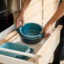 Load image into Gallery viewer, Nest Bake Round Cake Tin - 23cm