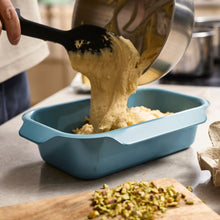 Load image into Gallery viewer, Nest Bake Loaf Tin