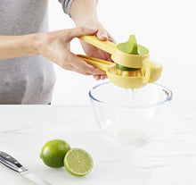 Load image into Gallery viewer, JuiceMax Citrus Press - Yellow