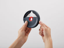 Load image into Gallery viewer, Disc Easy-clean Pizza Wheel